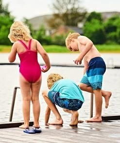 Color Kids NELTA Badeshorts Beach Shorts Teal -Kindermode – Einfach machen. bademode kids uv schutz 1280x1280 2