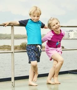 Color Kids Badeshorts Rosa Pink Mädchen Beach Shorts -Kindermode – Einfach machen. colorkids 2 schwimmshirts shorts 1280x1280 1