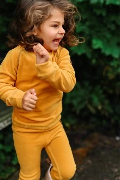 Gullkorn JONA Zweiteiler Fleecepulli Und Fleecehose Im Set -Kindermode – Einfach machen. gullkorn jona maisgelb 8 1280x1280