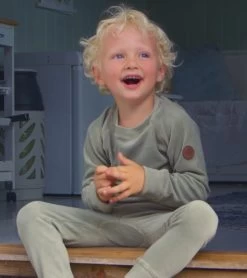 Gullkorn JONA Zweiteiler Fleecepulli Und Fleecehose Im Set -Kindermode – Einfach machen. gullkorn jona peppermint 7 1280x1280