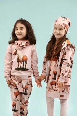 Walkiddy Mädchen Loop Beauty Horses Rosa Pferde Biobaumwolle GOTS -Kindermode – Einfach machen. walkiddy beauty rosa horses 1280x1280 2